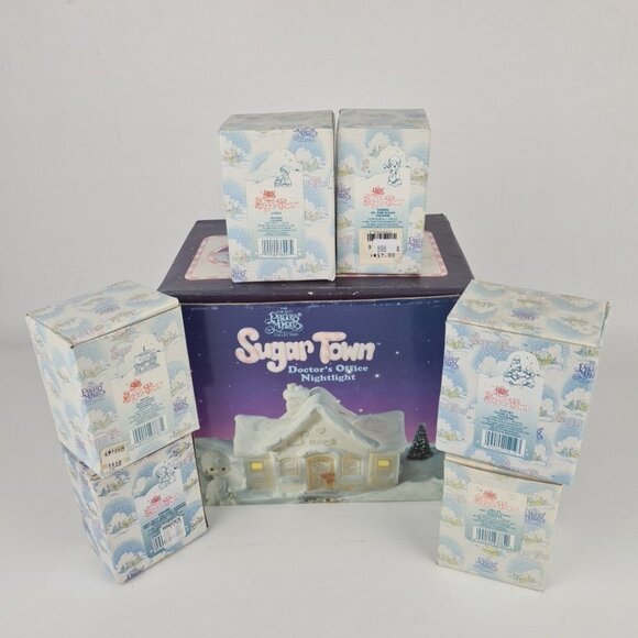 Precious Moments Sugar Town "Doctors Office" Nightlight 529869 + 6 Figurines - Picture 1 of 15